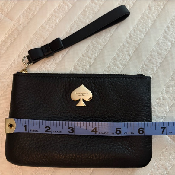 ❤️🎁 Kate Spade NY Black Pebbled Leather Wristlet ❤️🎁 - Picture 3 of 7